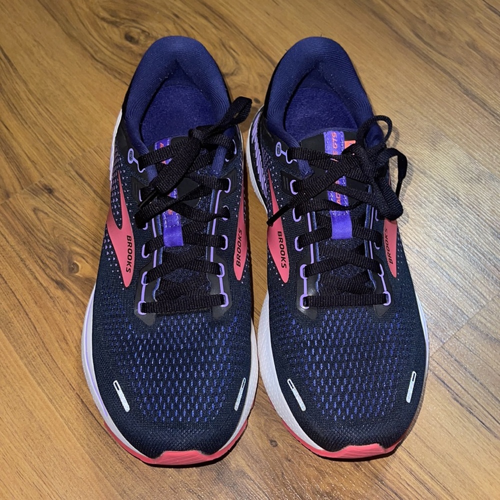 Brooks Adrenaline GTS 22